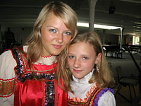 Maria (Gusli) und Anastasia (Domra)